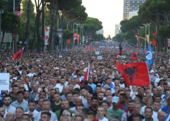 Shqiptarët, dëshpërimisht të dëshpëruar!