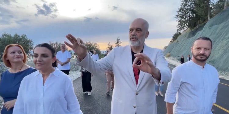 Hapet Bypassi Vlorës, Rama: U habitën miqtë amerikanë (VIDEO)
