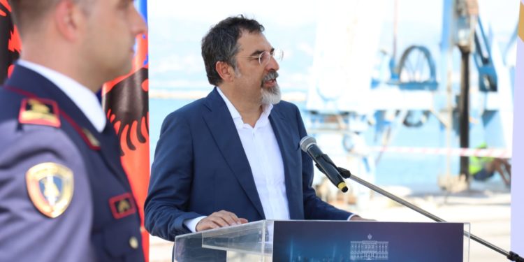 Shqipëria “hap detin” për të huajt/ Nis funksionimi i Postës Kufitare të Lëvizshme, si do bëhet njoftimi nga skafet e jahtet për kalimin në ujërat shqiptare