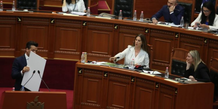 “Sherr” për Butrintin/ Shehaj përplasjet me Kumbaron: Pas resortit luksoz fshihen të afërm të Damian Gjiknurit. Ministrja: Po përgojoni biznesmenë që punojnë