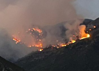 Avionët nga Selaniku nuk ia dalin dot, vijon prej 5 ditësh zjarri në Malin e Çikës