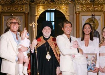 Kisha Ortodokse greke thyen tabutë, pagëzohen për herë të parë fëmijët e një çifti gay (VIDEO)