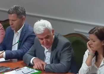 Fatmir Xhafaj i del kundër qeverisë për shkrirjen e gjykatave: Ministria e Drejtësisë dhe KLGJ janë në shkelje të rëndë të ligjit