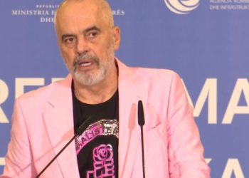 Rama: Fshatrat nuk kanë pasur 24 orë ujë as kur “non grata” ishte komunist