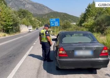 Kontrollet e policisë rrugore në Gjirokastër, policia vendos 340 gjoba (VIDEO)