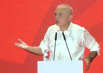 Meta shfaqet si lider i opozitës: Situata kritike, kërkon ndërhyrje urgjente të të gjithë qytetarëve