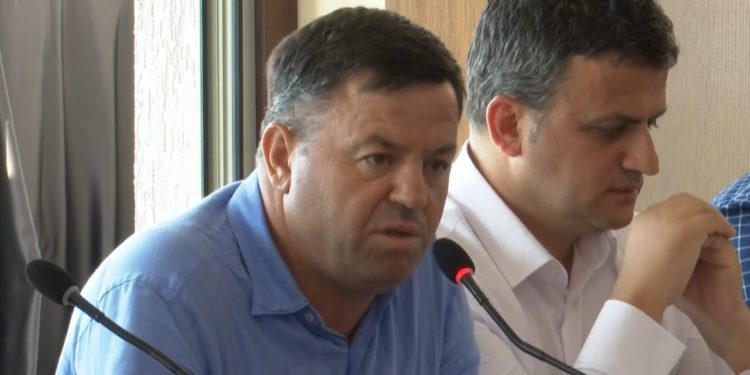 Kryetari i Memaliajt i tregon Ramës arritjet: Pajisëm me kostum popullor grupin polifonik, bëjmë kampionate ping-pongu dhe bilardoje në Qendrën Multifunksionale