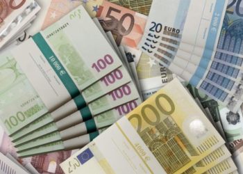 Mjerë ata që kanë euro, zbret kursi i këmbimit në 117 lekë, ja çfarë ndodh me kreditë