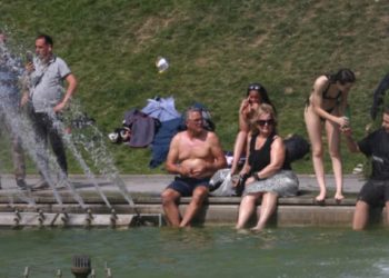 I nxehti “pushton” Europën, 21 shtete paralajmërojnë rreziqet