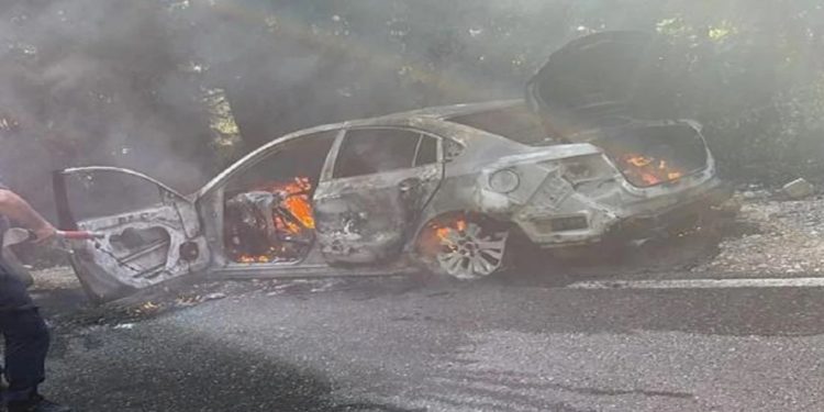 Merr flakë makina në Llogara, rrezikon edhe pylli aty pranë