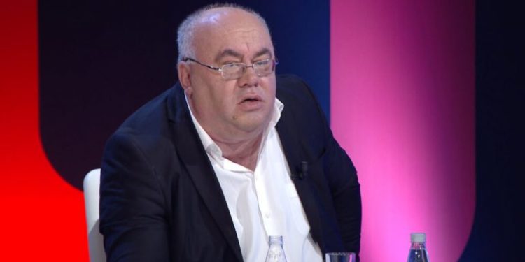 Nëna e tij pa gjithçka, detaje nga vdekja e gazetarit Kastriot Myftaraj