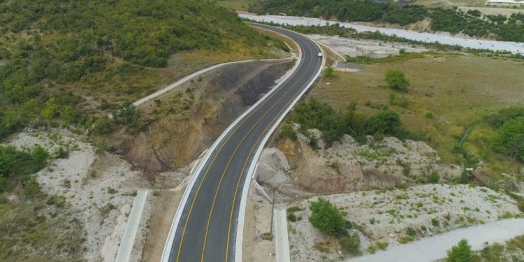 Dy fjalë për ata që shqetësohen nga hapja e rrugës Kardhiq-Delvinë
