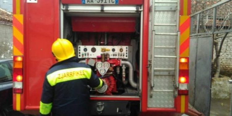 I zoti jetonte në Greqi, shkrumbohet shtëpia në Gjirokastër