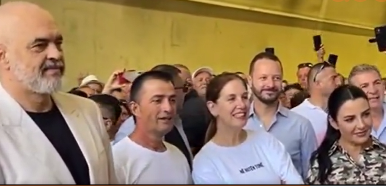 Hapja e rrugës Kardhiq – Delvinë, Rama dhe Ministrat priten me këngë labe
