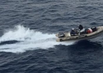 Kapet 1 ton drogë në mes të detit në Vlorë, arrestohen 5 persona, mes tyre 2 ukrainas