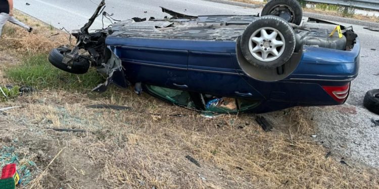 Aksident i frikshëm në rrugën Fier-Vlorë, humb jetën fëmija 6 vjeç (VIDEO)