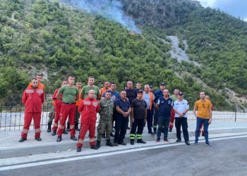 “Sherr” për zjarret në Gjirokastër, kryebashkiaku i përgjigjet PD: Duhet të jeni vërtet të çmendur kur thoni se zjarret i ndezim vetë