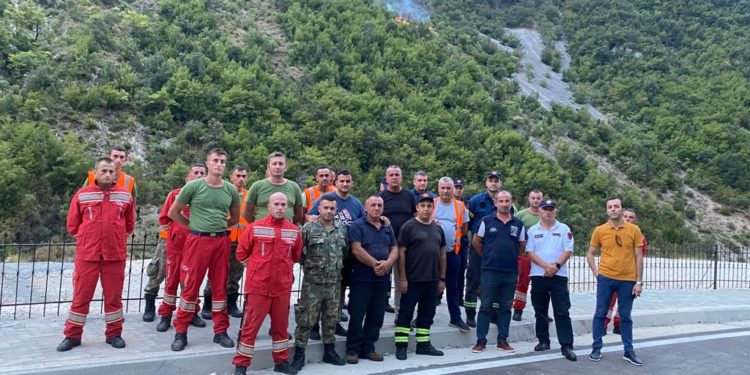 “Sherr” për zjarret në Gjirokastër, kryebashkiaku i përgjigjet PD: Duhet të jeni vërtet të çmendur kur thoni se zjarret i ndezim vetë