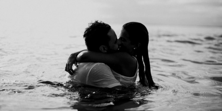 Këto çifte të Horoskopit kanë jetën më të mirë seksuale