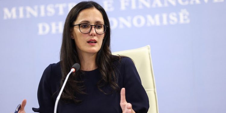 Ministrja e Financave: Mos shikoni çfarë flitet lartë e poshtë, turizmi po rimëkëmb ekonominë shqiptare