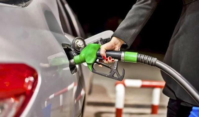 “Futi 10 mijë lekë”, pse nuk duhet të mbushim gjithmonë makinën me pak karburant? Rreziku është i madh