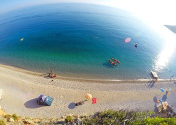 Turqit “ngrenë në qiell” Shqipërinë: Plazhe të mrekullueshëm, male që të lënë pa frymë. Meriton famën e Greqisë dhe Italisë