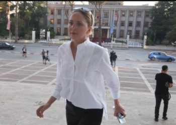 Paralajmërimi i “Brisit të Tatimeve”: Nesër do denoncojmë një skandal të rëndë