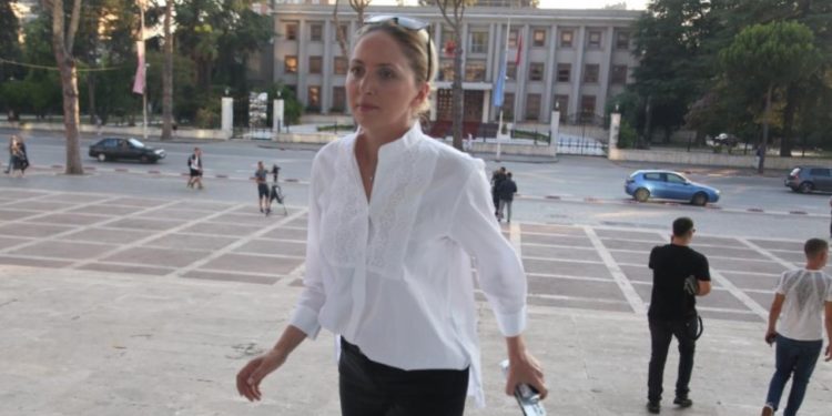 Paralajmërimi i “Brisit të Tatimeve”: Nesër do denoncojmë një skandal të rëndë