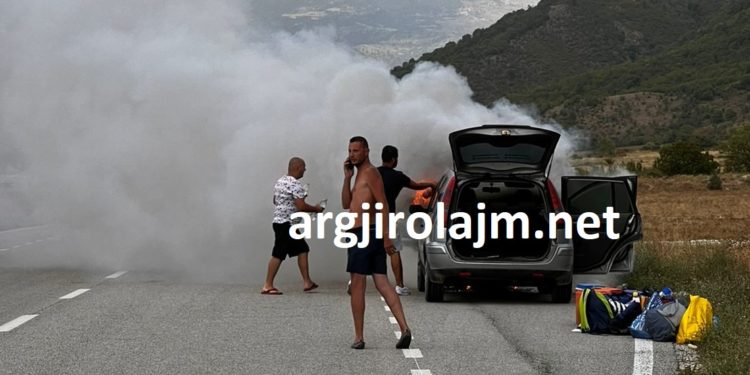 Merr flakë makina në rrugën Kardhiq-Delvinë (FOTO)