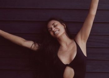 60 vjeç, por aktorja e njohur “çmend” rrjetin (FOTO)