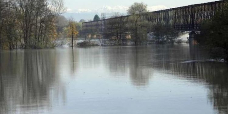 E rëndë, shqiptari humb jetën në sy të bashkëshortes, u fut për tu larë në lumë por nuk doli më
