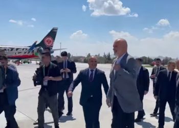 Rama mbërrin në Turqi, takim me Erdogan