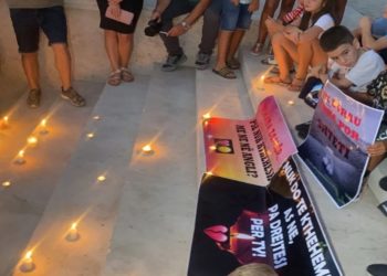 “Drejtësi për Jonadën”, ndizen qirinj para Kryeministrisë