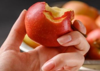 Pse duhet të hani një mollë gjithmonë para gjumit