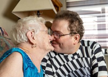 Çifti me 40 vjet diferencë në moshë feston 17-vjetorin e martesës (FOTO)