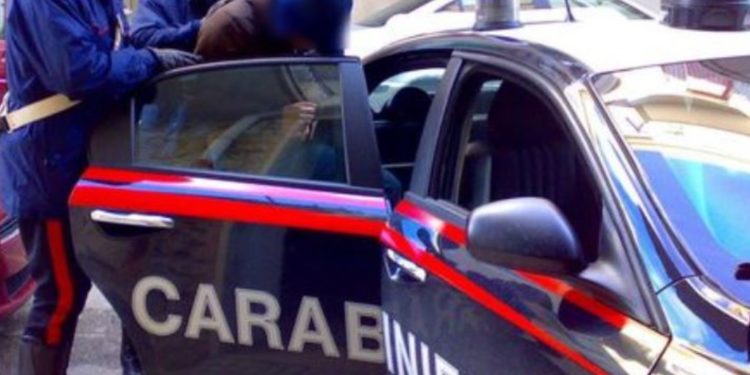 Grabitën me dhunë një turist në mes të Milanos, arrestohen dy shqiptarë