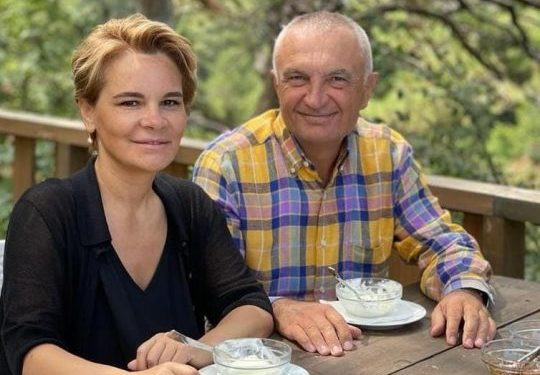 Meta e Kryemadhi duke ngrënë kos në Llogara: “Qershia mbi tortë” e kësaj jave frymëzuese”