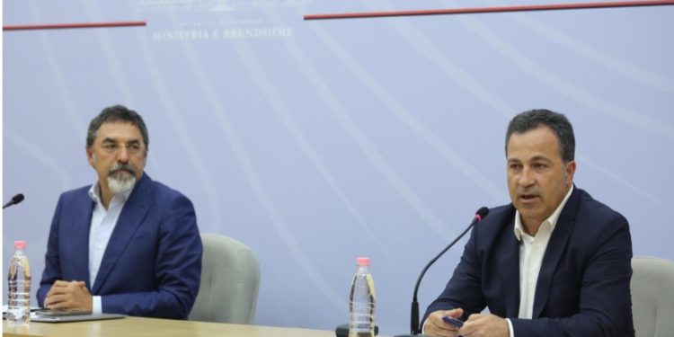 Peleshi: Në uzinat e armëve ndodh vetëm demontimi! Mund të kenë pasur synim devijimin e vëmendjes nga një skenar tjetër