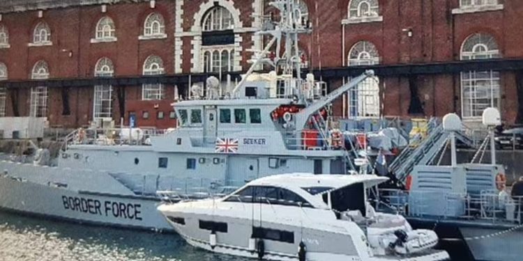 17 miijë paund bileta/ Përveç gomoneve, emigrantët shqiptarë ikin në Britani edhe me jahte luksoze