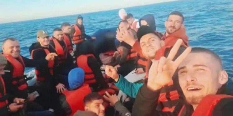 Si shqiptarët po shfrytëzojnë ligjet në Britaninë e Madhe për të shmangur dëbimin