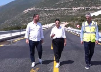 Hapet në mënyrë provizore aksi Palasë-Dhërmi, Balluku: Do reduktojë trafikun e rënduar