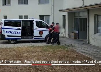 Transportonin klandestinë nga Pakistani, 2 të arrestuar në Gjirokastër (VIDEO)