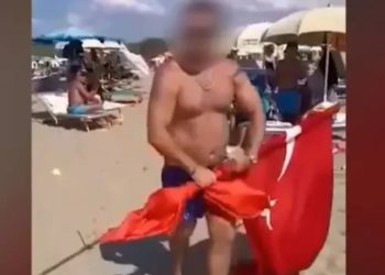 Flamuri turk, “lecka turke”, dhe një ish-ministër shqiptar