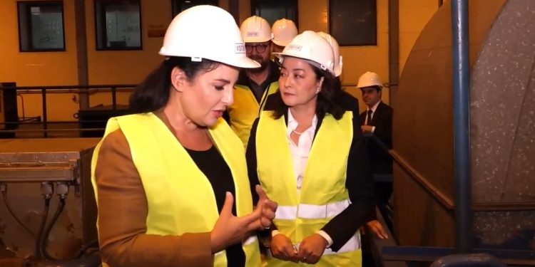 Balluku në Vlorë: Ishim në garë me Gjermaninë për anijen gjenerator. Mund edhe ta blejmë