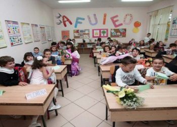 Sot nis viti i ri shkollor, 29 mijë fëmijë ulen për herë të parë në banka