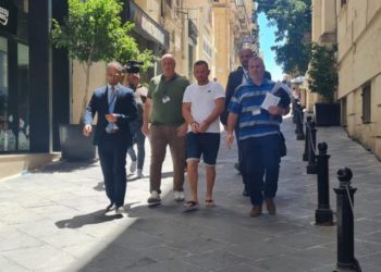 Torturoi dhe dogji të gjallë gjyshen dhe nipin e saj në Greqi, shqiptari i arrestuar në Maltë ka tjetër pretendim: Ekspertët gabuan me gjurmët e gishtave