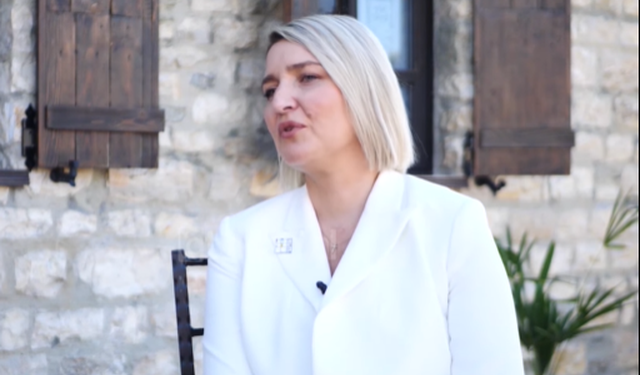 Humbja e bashkëshortit, rrëfimi i rrallë i Elva Margariti