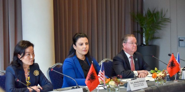 Forumi në Selanik/ Balluku: Në 2030 do jemi eksportues të energjisë. Yuri Kim: Shqipëria do të na surprizojë