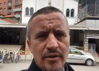 Imami Tiranës: Familjet e reja përkëdhelin qen e mace, unë përkëdhel 10 fëmijët e mi