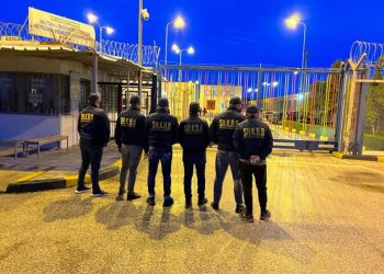Korrupsion dhe shpërdorim detyre, arrestohen 18 punonjës të burgut të Fierit